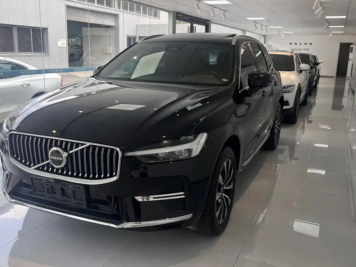 2024 Volvo XC60 B5 AWD Inscription Luxury Edition — миниатюра 1