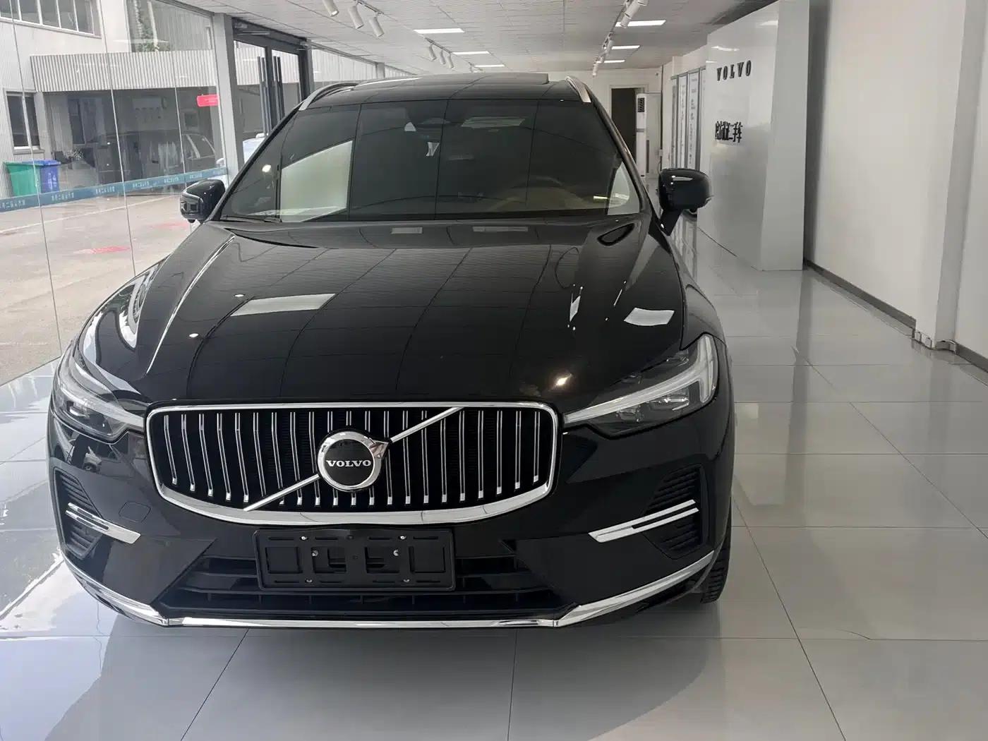 2024 Volvo XC60 B5 AWD Inscription Luxury Edition — миниатюра 2