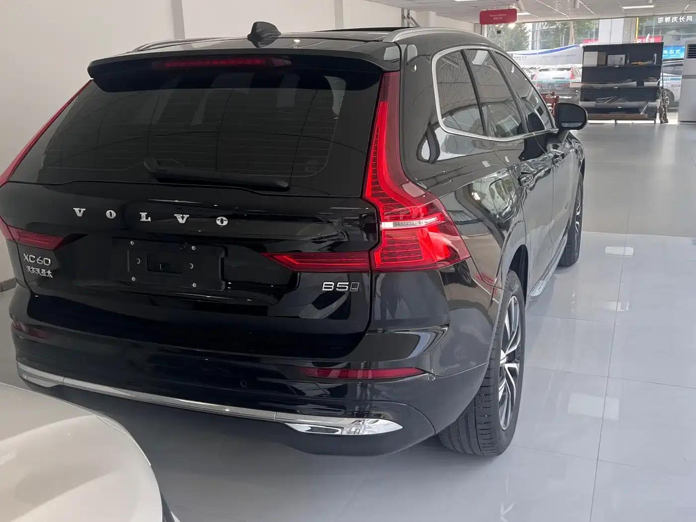 2024 Volvo XC60 B5 AWD Inscription Luxury Edition — миниатюра 9
