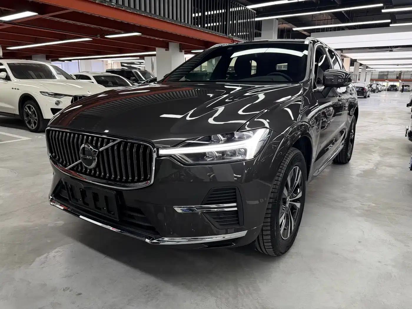2025 Volvo XC60 B5 AWD Inscription Luxury Edition — миниатюра 1