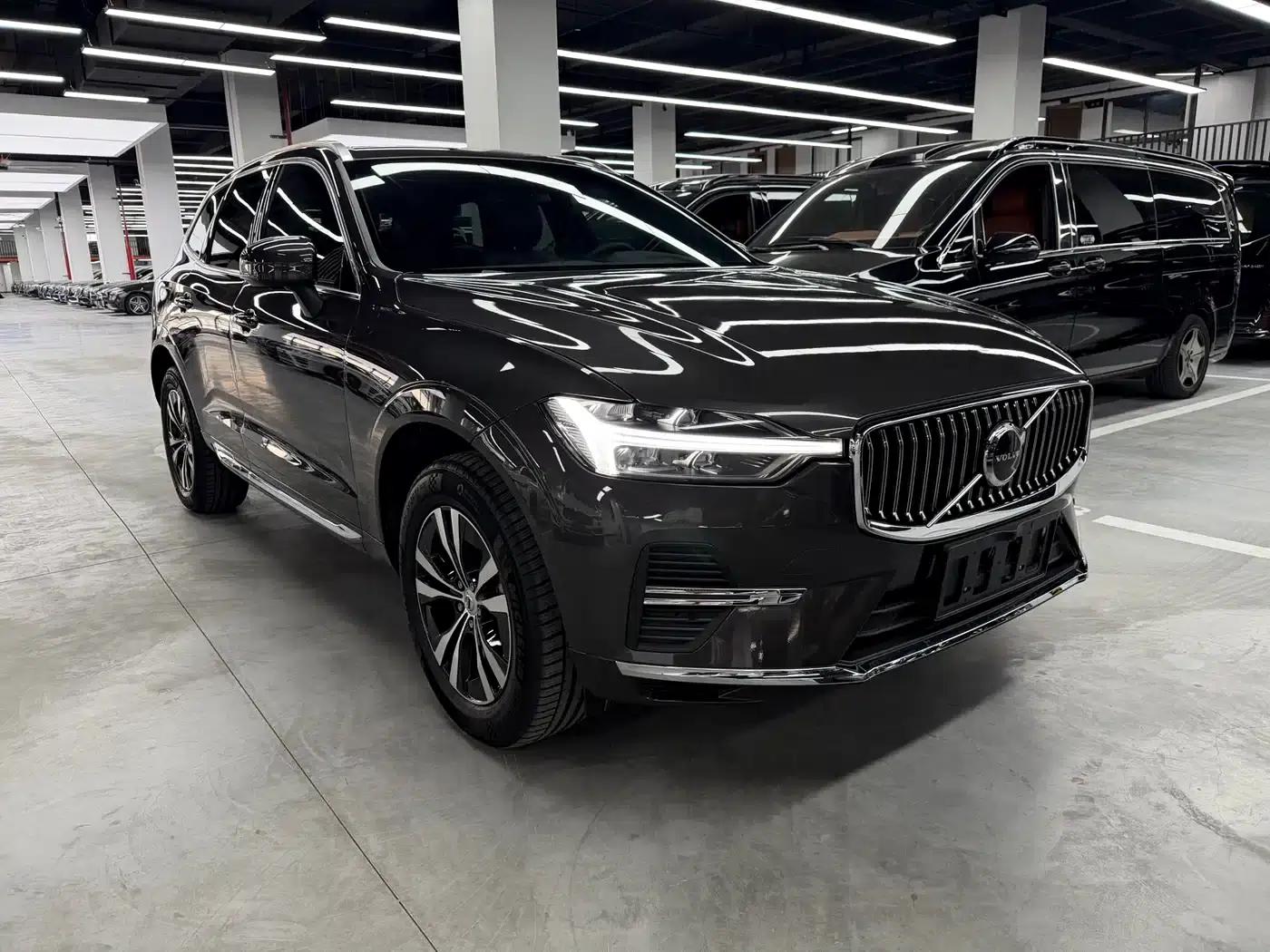 2025 Volvo XC60 B5 AWD Inscription Luxury Edition — миниатюра 2
