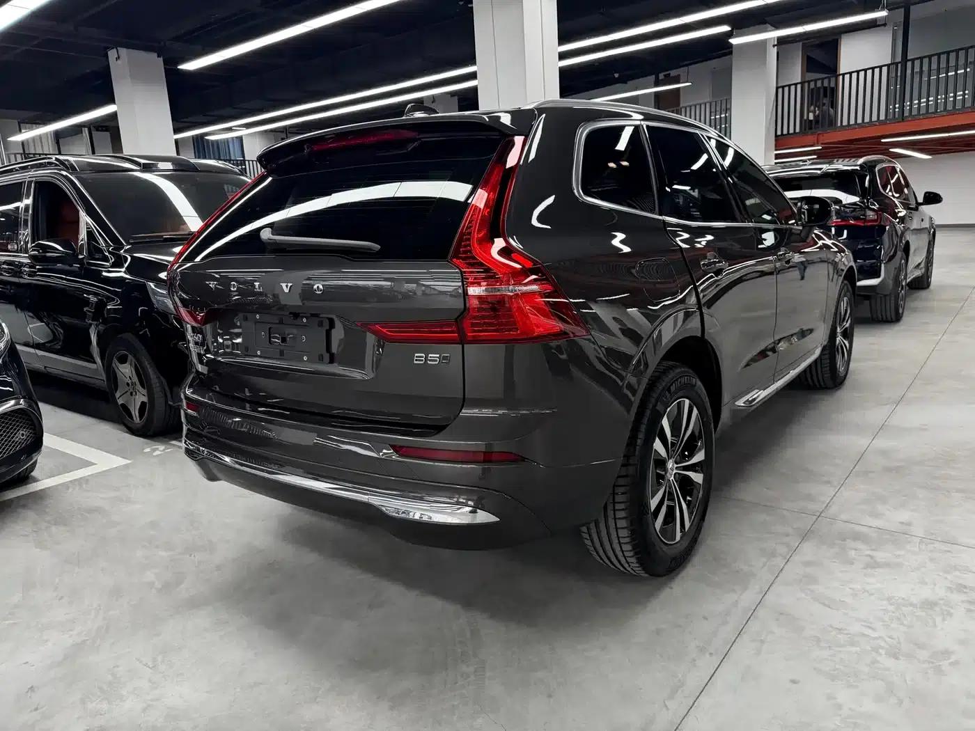2025 Volvo XC60 B5 AWD Inscription Luxury Edition — миниатюра 14