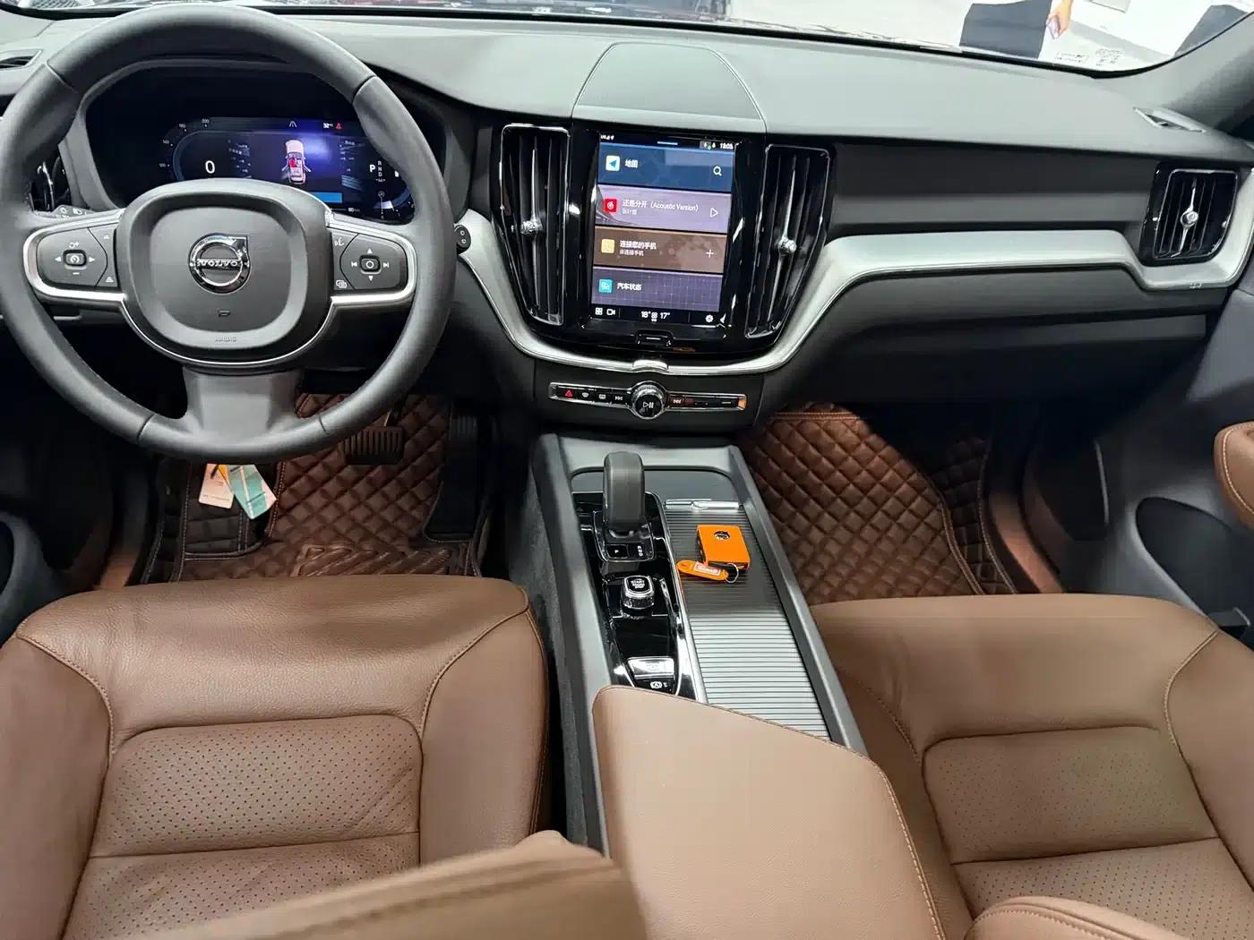 2025 Volvo XC60 B5 AWD Inscription Luxury Edition — миниатюра 17