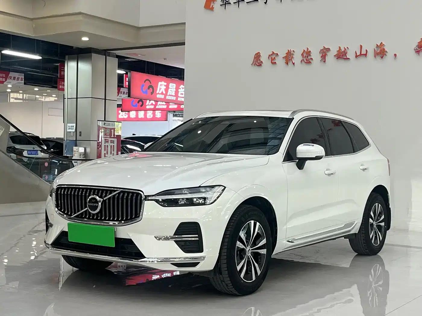 2023 Volvo XC60 B5 AWD Inscription Luxury Edition — миниатюра 1