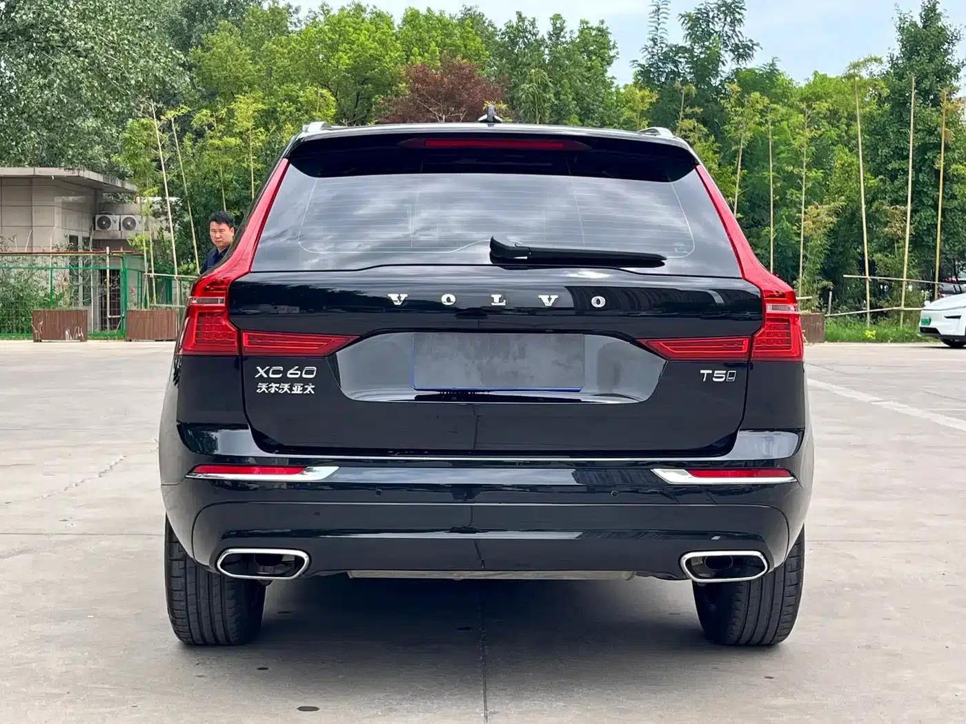 2021 Volvo XC60 T5 AWD Inscription Luxury Edition — миниатюра 14