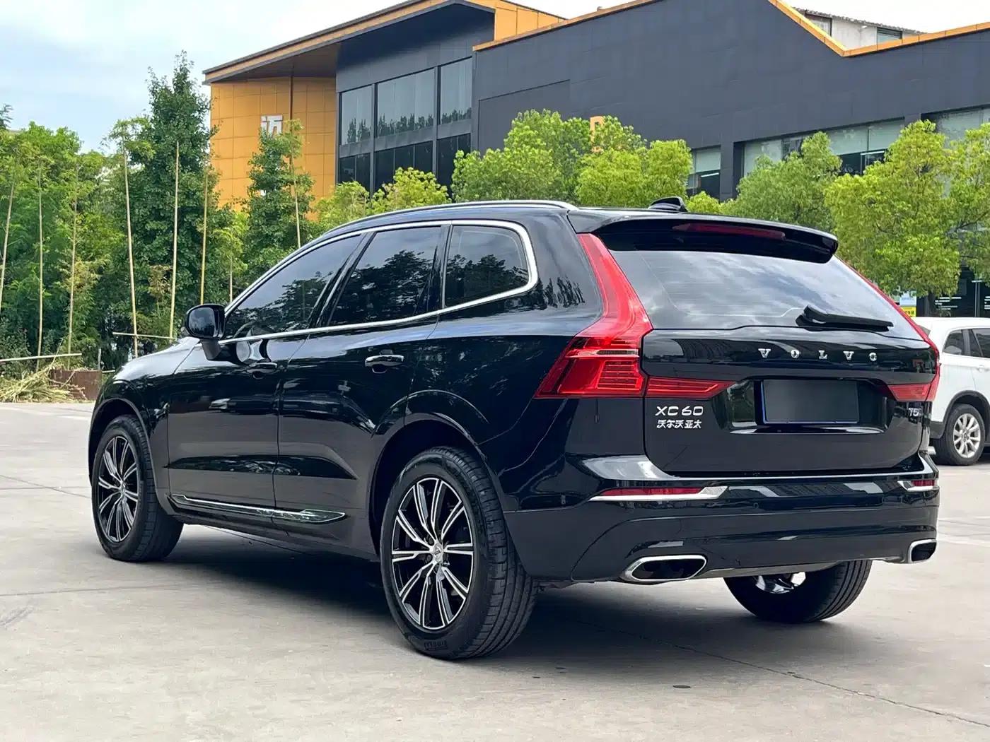 2021 Volvo XC60 T5 AWD Inscription Luxury Edition — миниатюра 16