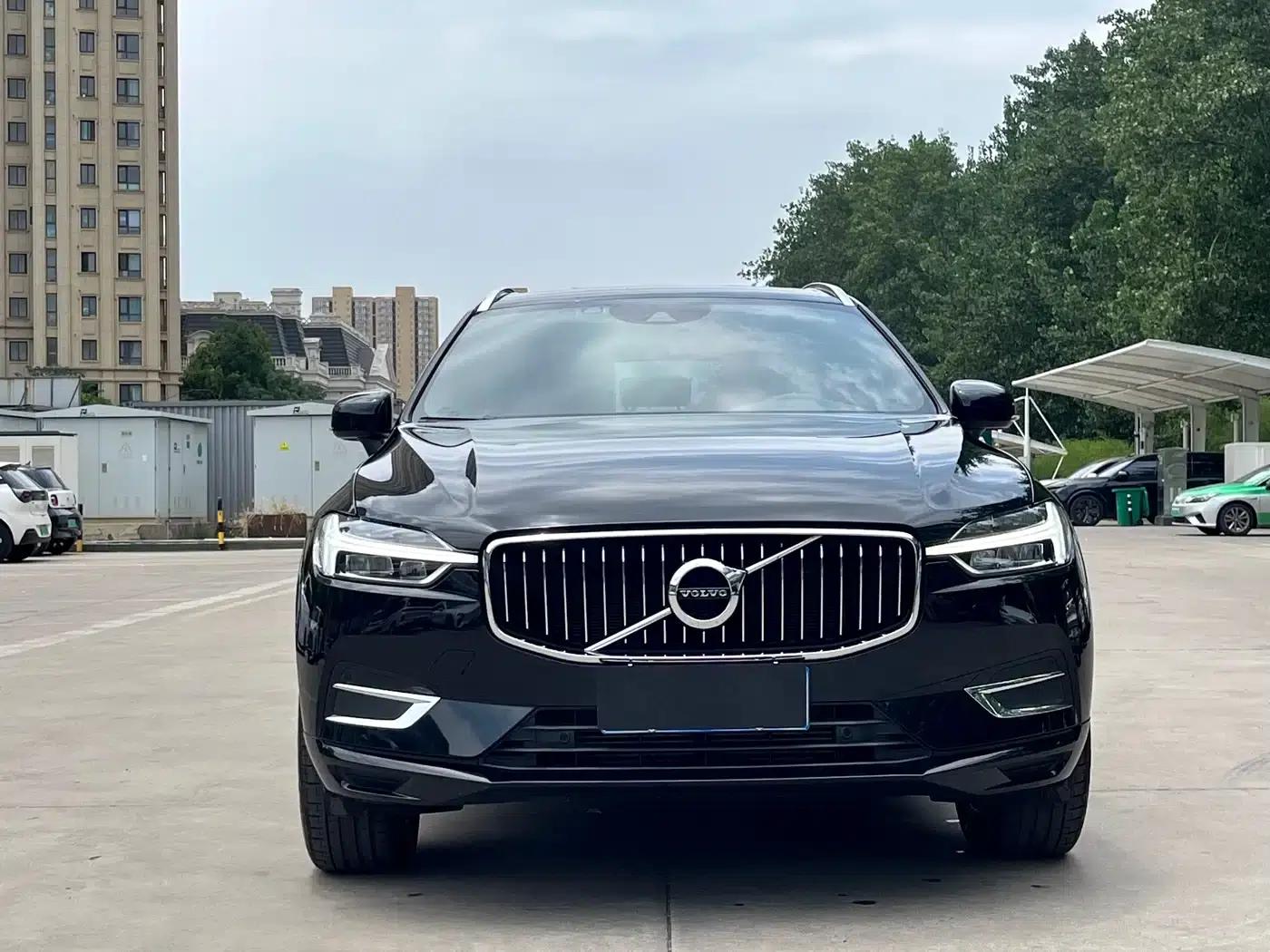 2021 Volvo XC60 T5 AWD Inscription Luxury Edition — миниатюра 3