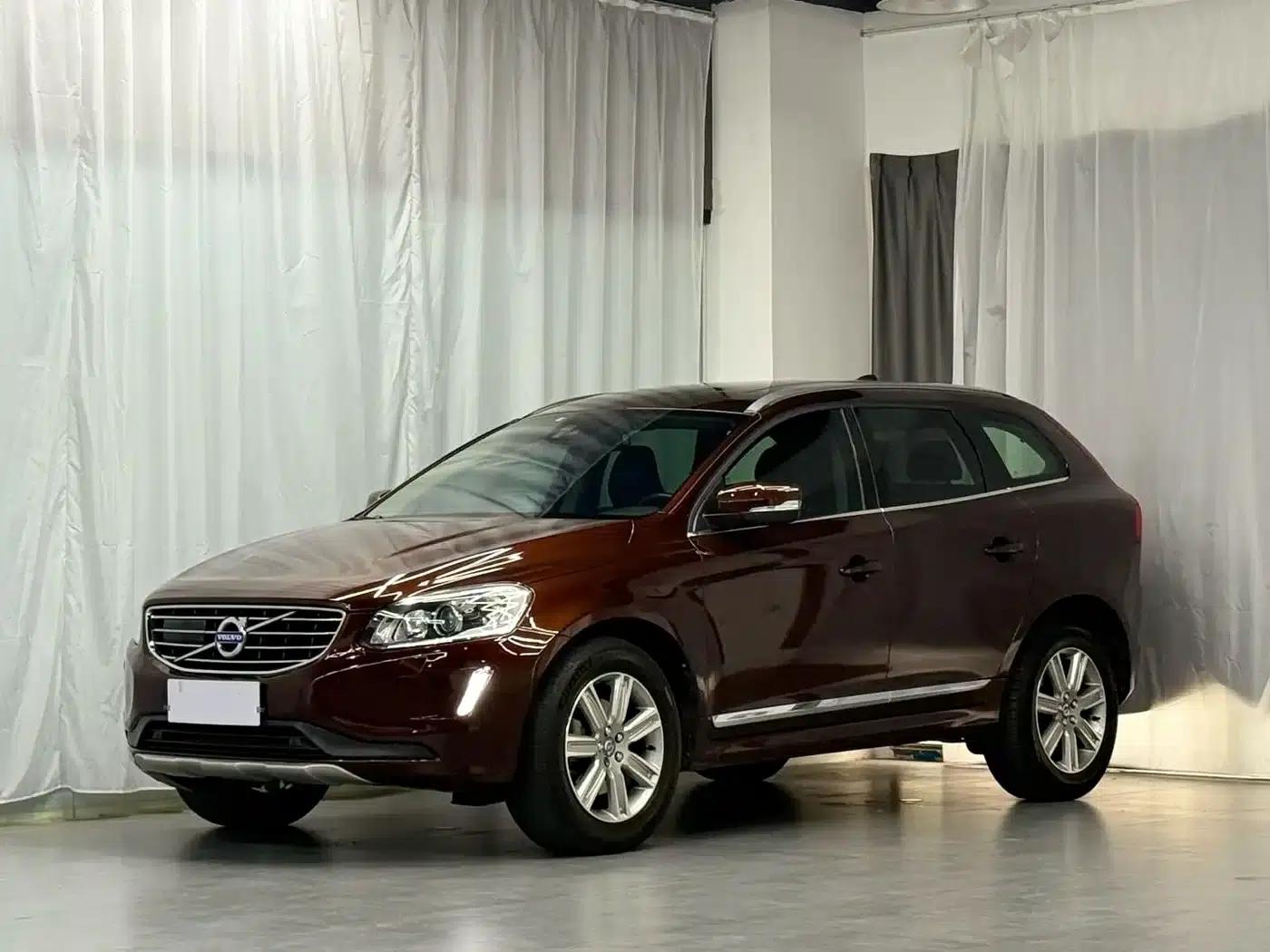 2016 Volvo XC60 T5 AWD Smart Edition — миниатюра 1