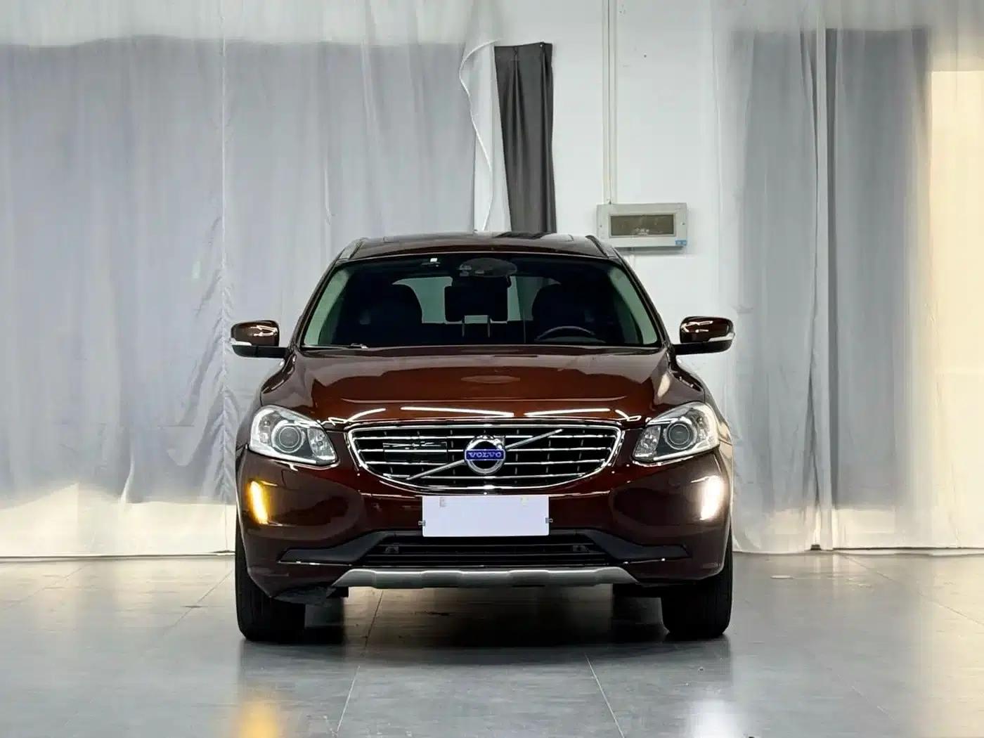 2016 Volvo XC60 T5 AWD Smart Edition — миниатюра 3