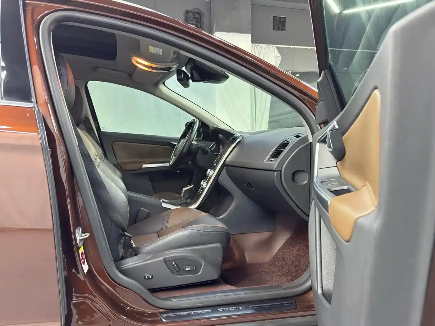 2016 Volvo XC60 T5 AWD Smart Edition — миниатюра 10