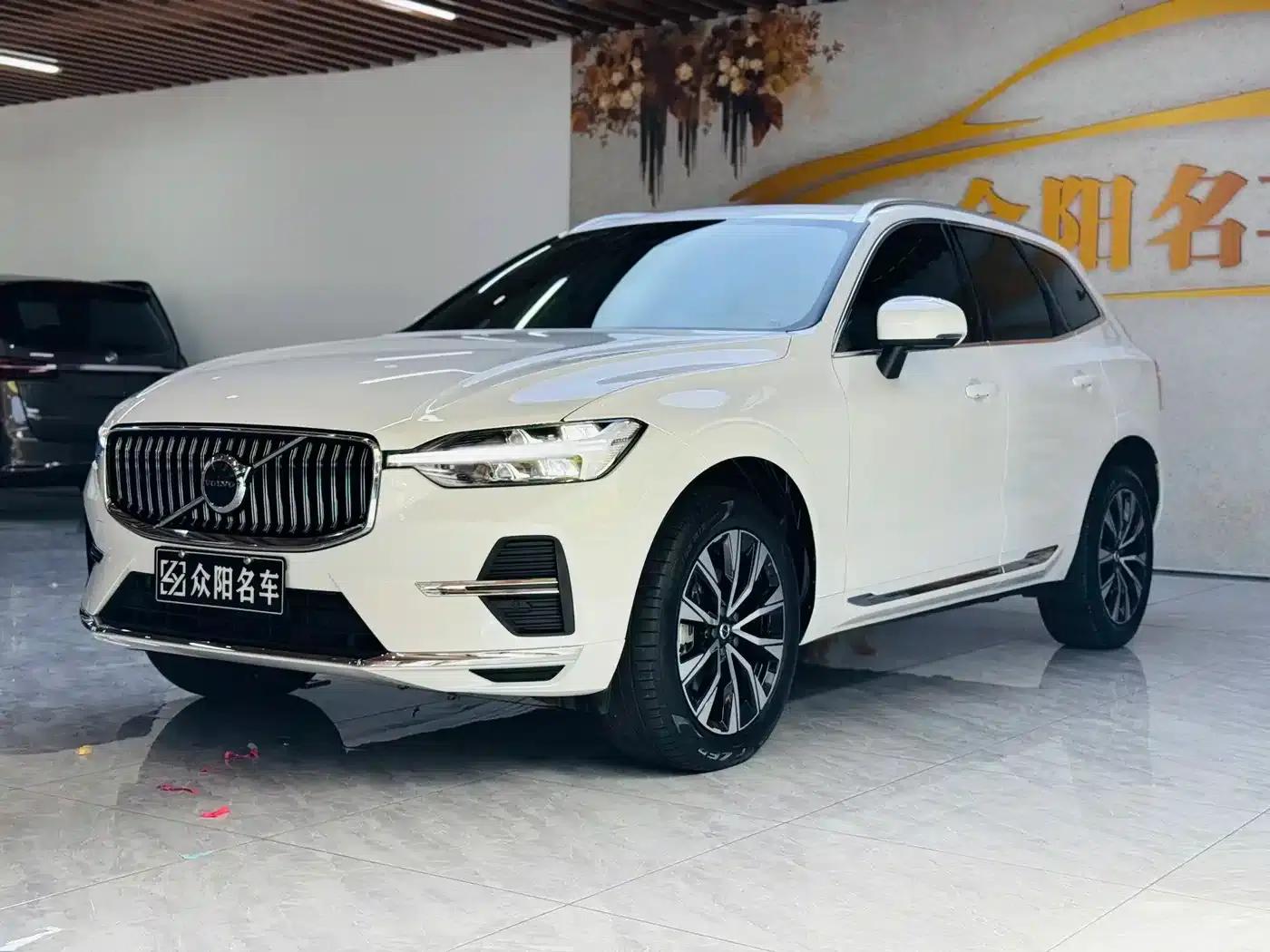 2024 Volvo XC60 B5 AWD Inscription Luxury Edition — миниатюра 1
