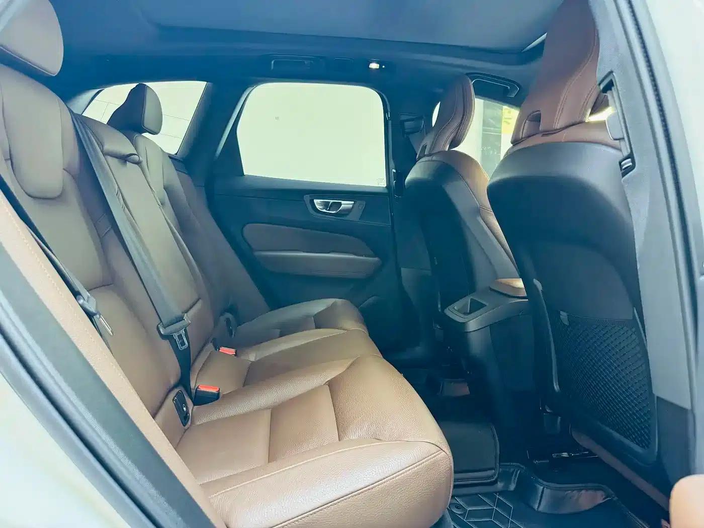2024 Volvo XC60 B5 AWD Inscription Luxury Edition — миниатюра 13