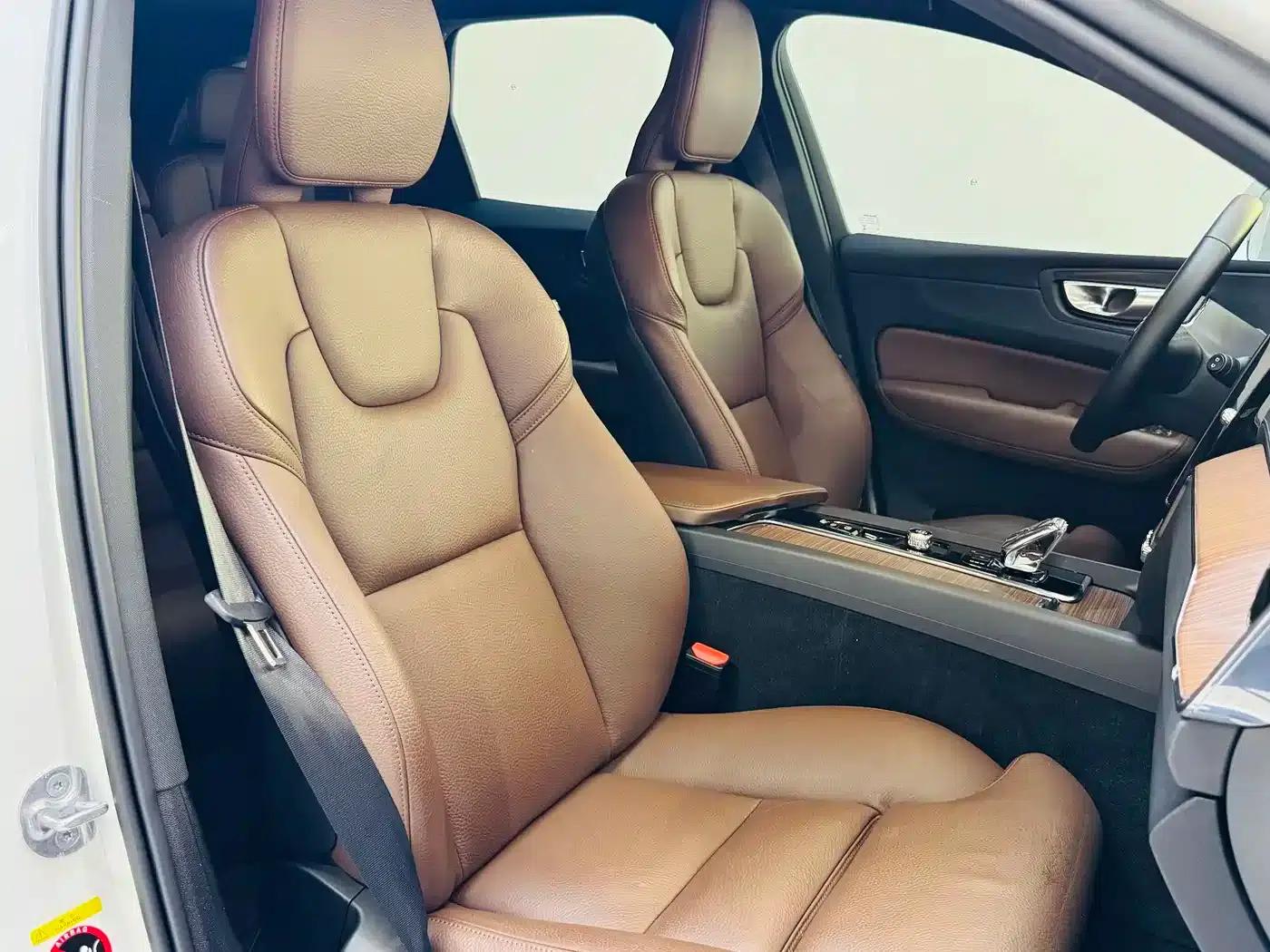 2024 Volvo XC60 B5 AWD Inscription Luxury Edition — миниатюра 14