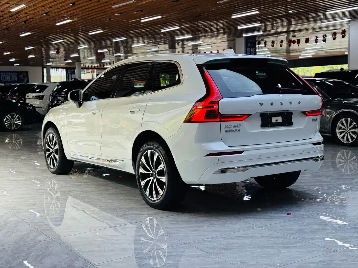 2024 Volvo XC60 B5 AWD Inscription Luxury Edition — миниатюра 16