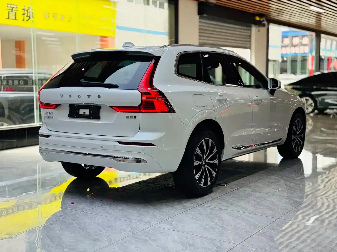 2024 Volvo XC60 B5 AWD Inscription Luxury Edition — миниатюра 18
