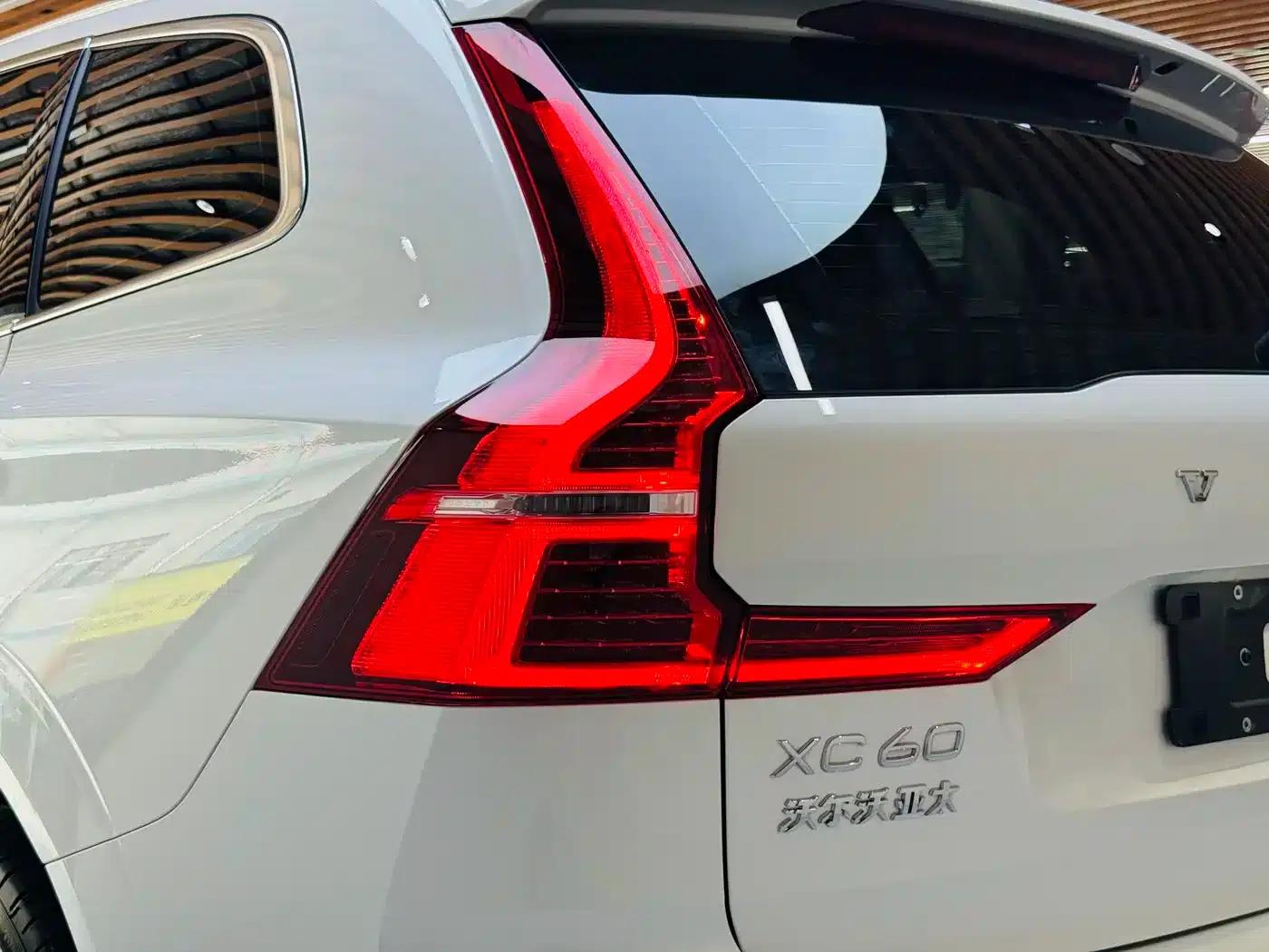 2024 Volvo XC60 B5 AWD Inscription Luxury Edition — миниатюра 19