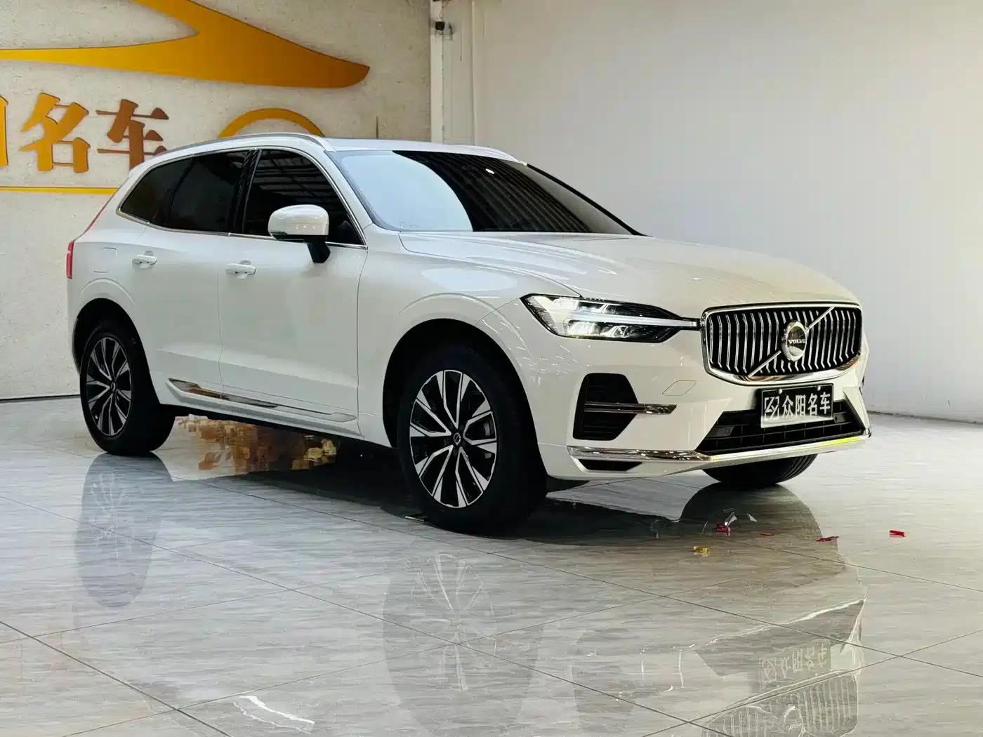 2024 Volvo XC60 B5 AWD Inscription Luxury Edition — миниатюра 3