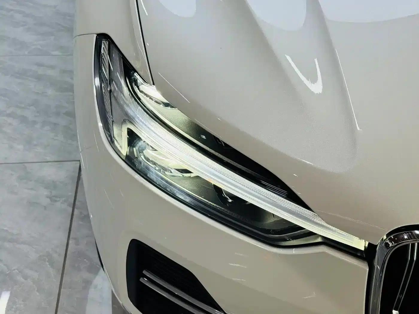 2024 Volvo XC60 B5 AWD Inscription Luxury Edition — миниатюра 6