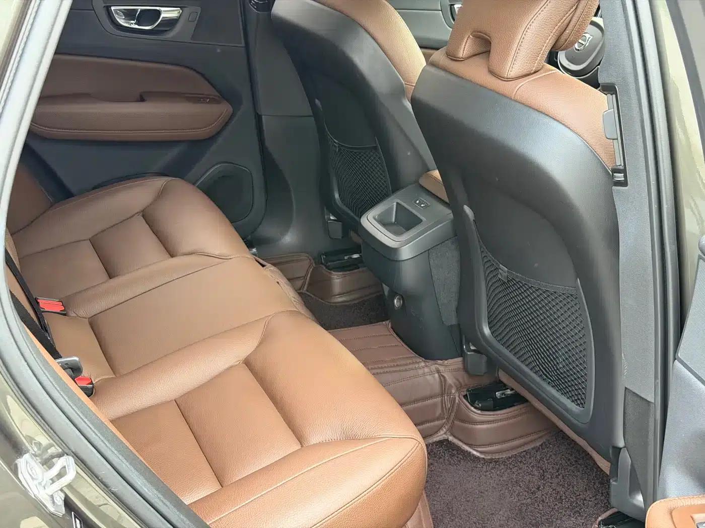 2020 Volvo XC60 T5 AWD Inscription Luxury Edition — миниатюра 11