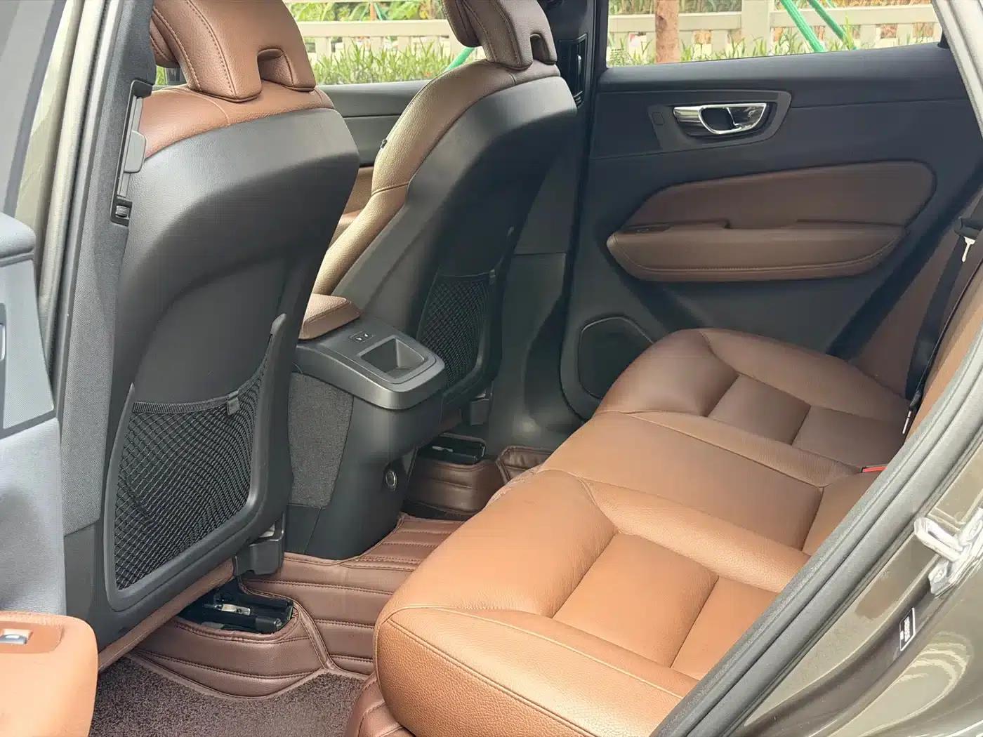 2020 Volvo XC60 T5 AWD Inscription Luxury Edition — миниатюра 12