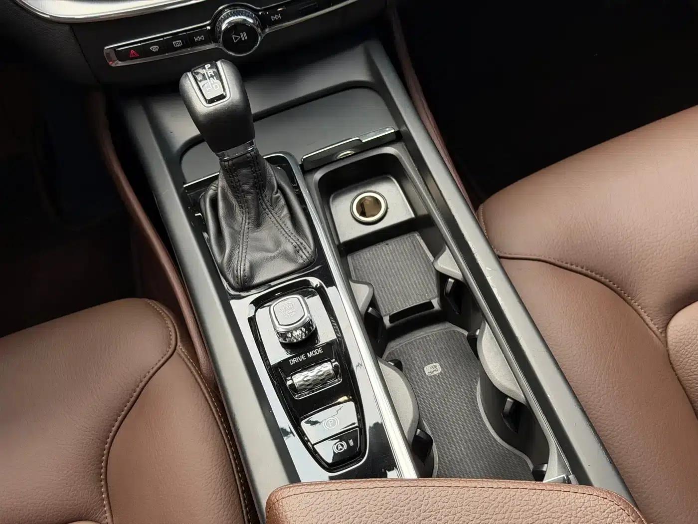 2020 Volvo XC60 T5 AWD Inscription Luxury Edition — миниатюра 14