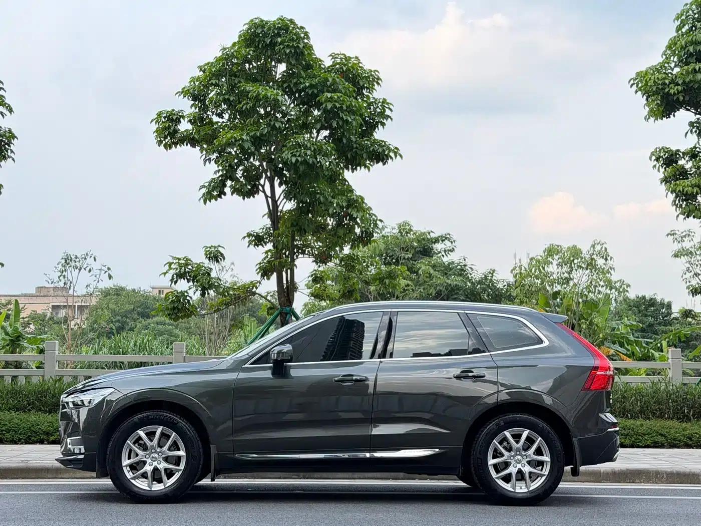 2020 Volvo XC60 T5 AWD Inscription Luxury Edition — миниатюра 4