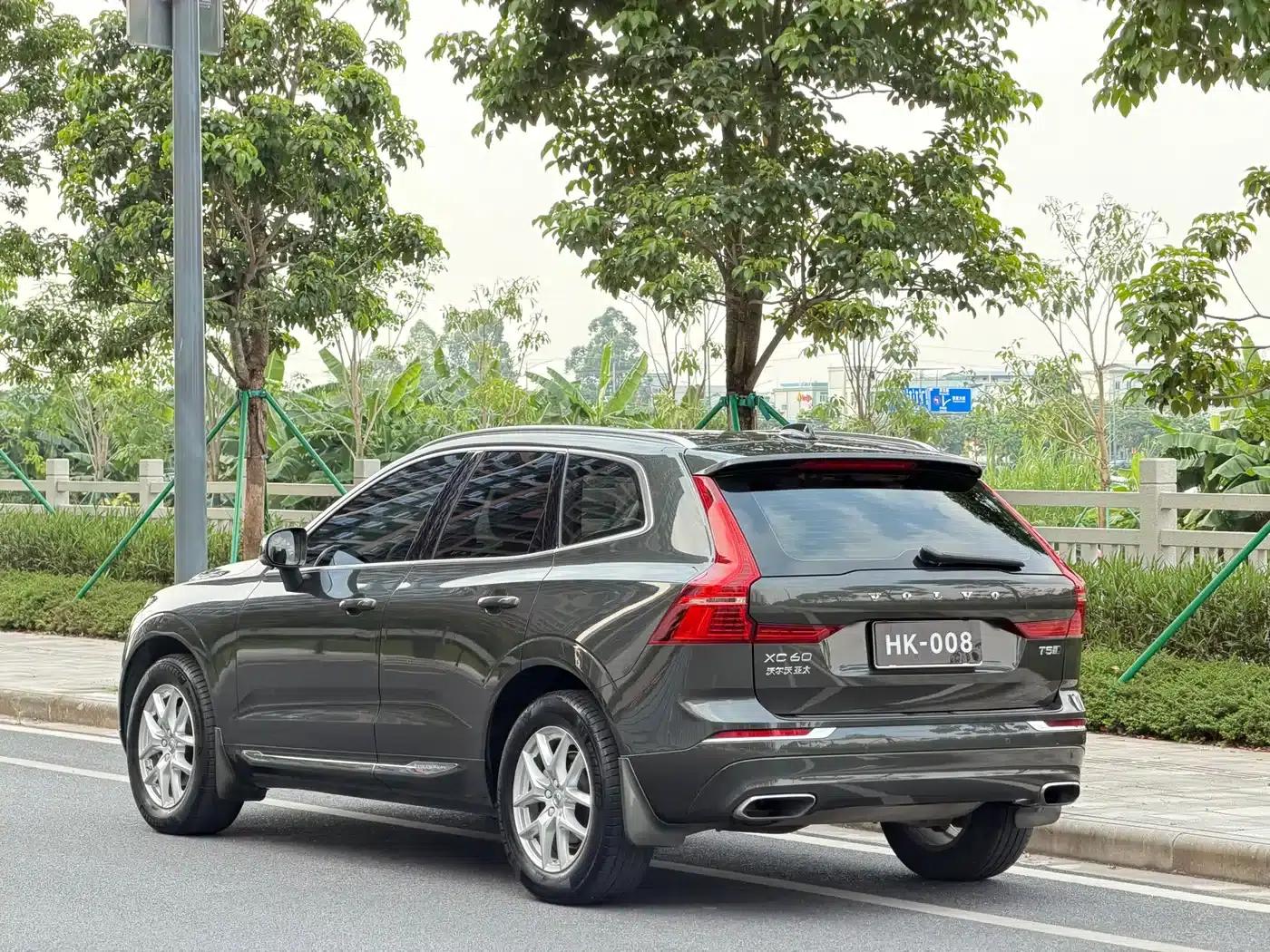 2020 Volvo XC60 T5 AWD Inscription Luxury Edition — миниатюра 8