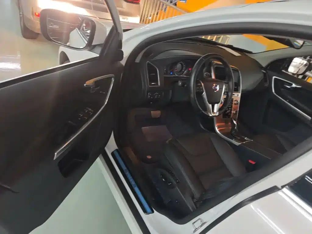 2017 Volvo XC60 T5 AWD Smart Edition — миниатюра 16