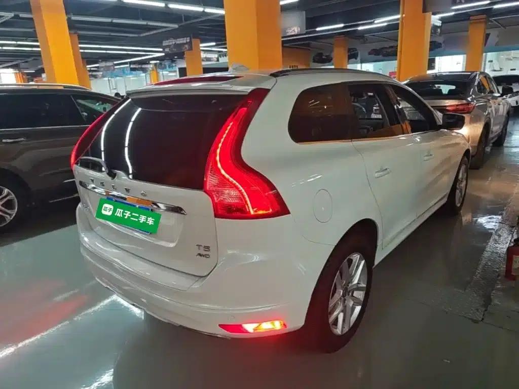 2017 Volvo XC60 T5 AWD Smart Edition — миниатюра 7