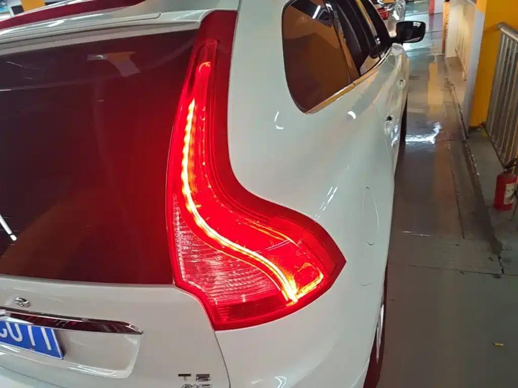 2017 Volvo XC60 T5 AWD Smart Edition — миниатюра 8