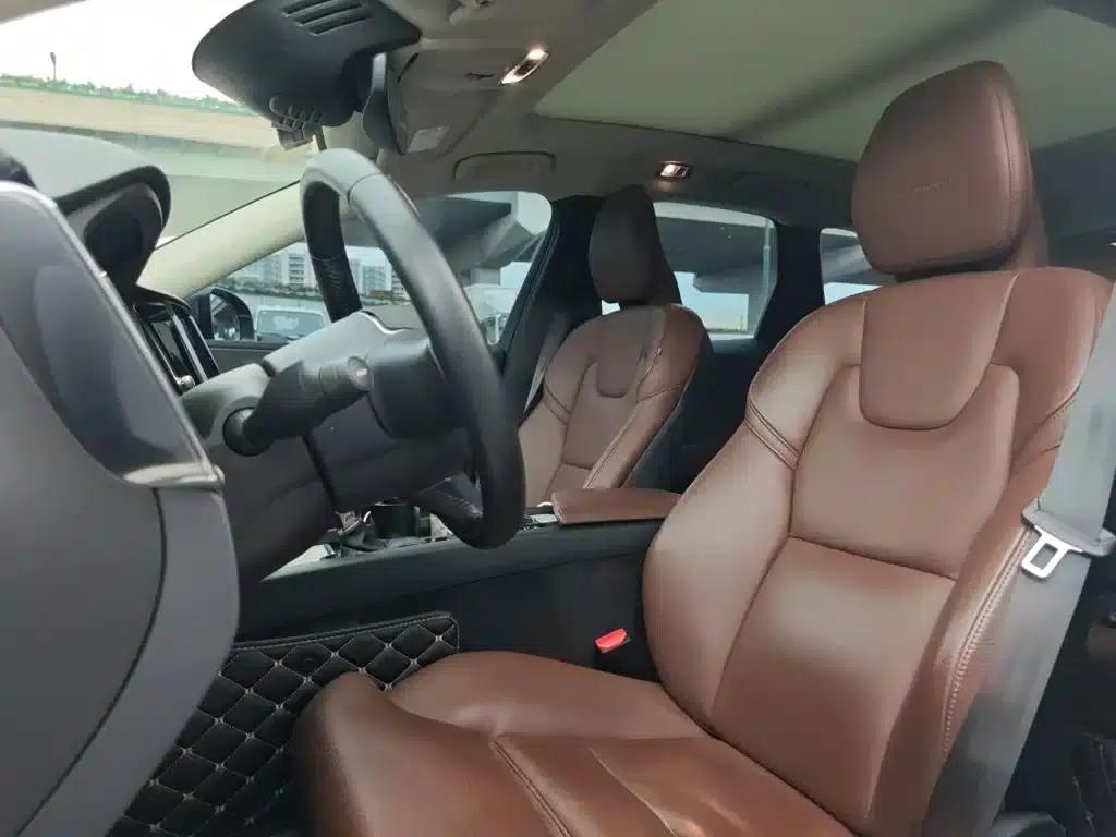 2020 Volvo XC60 T5 AWD Inscription Luxury Edition — миниатюра 12