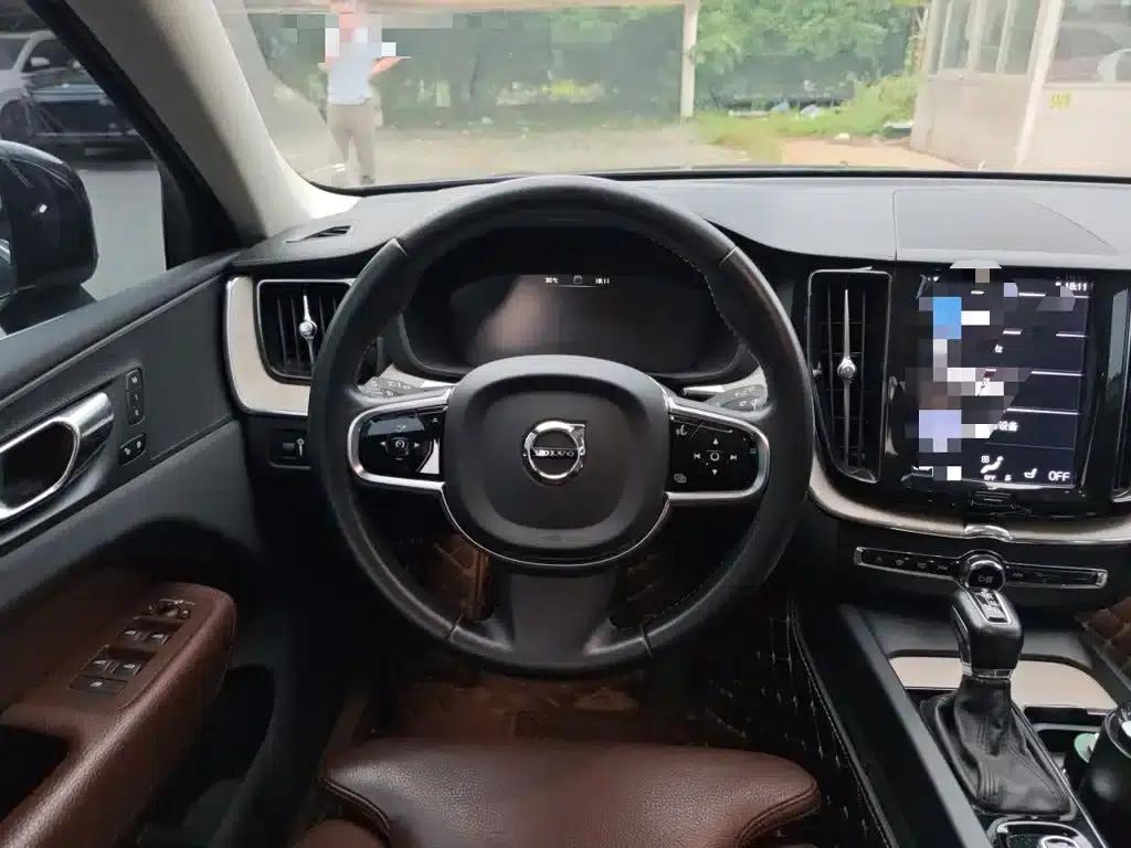 2020 Volvo XC60 T5 AWD Inscription Luxury Edition — миниатюра 7