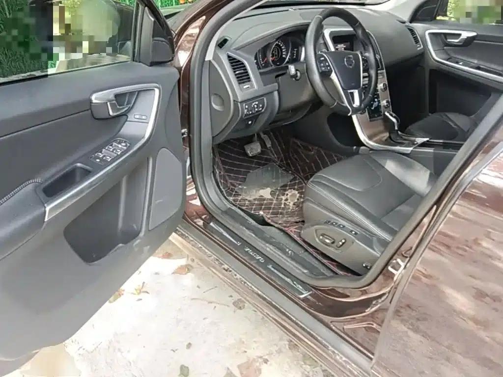 2017 Volvo XC60 T5 AWD Smart Upgrade Edition — миниатюра 23