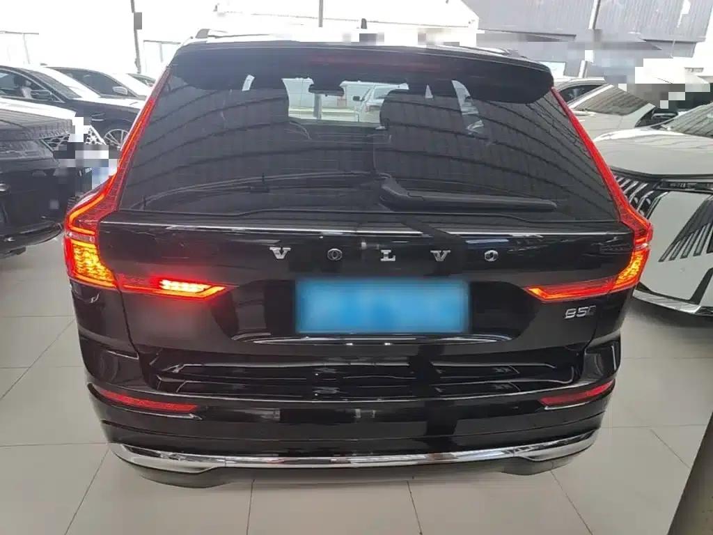 2024 Volvo XC60 B5 AWD Inscription Luxury Edition — миниатюра 6