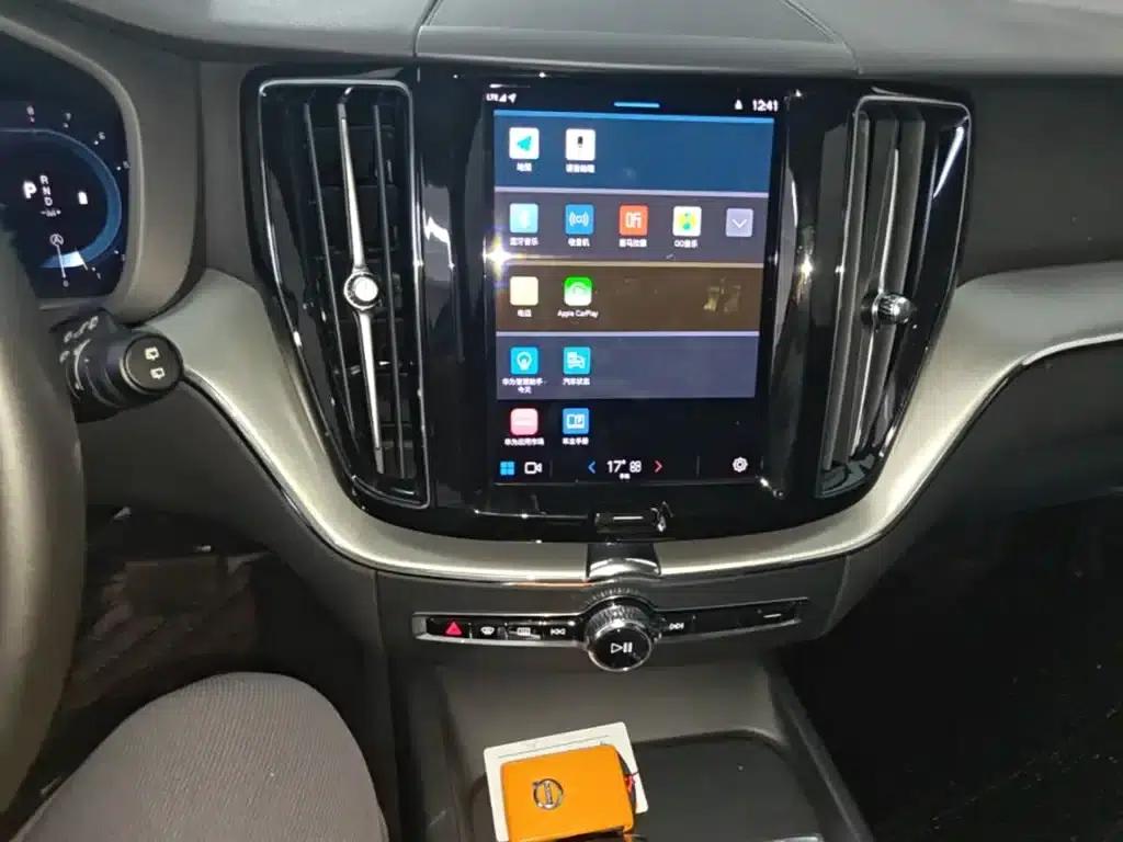 2024 Volvo XC60 B5 AWD Inscription Luxury Edition — миниатюра 13
