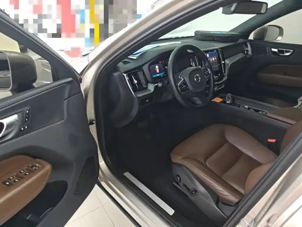 2024 Volvo XC60 B5 AWD Inscription Luxury Edition — миниатюра 16