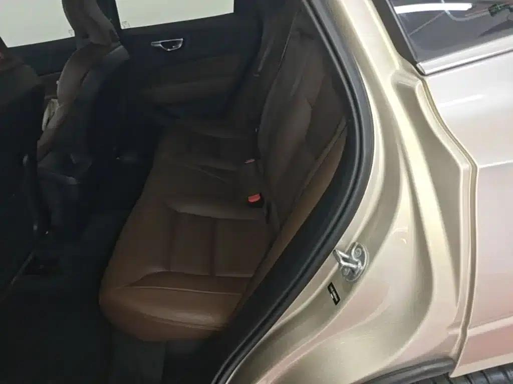 2024 Volvo XC60 B5 AWD Inscription Luxury Edition — миниатюра 17