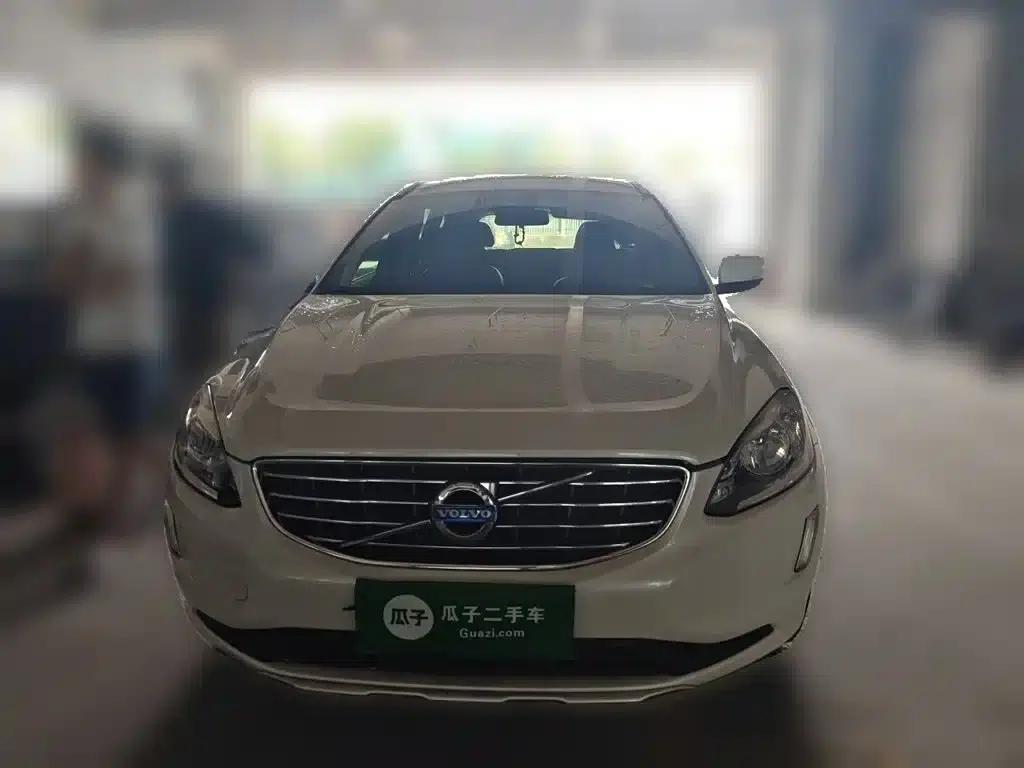 2016 Volvo XC60 T5 Smart Edition — миниатюра 3