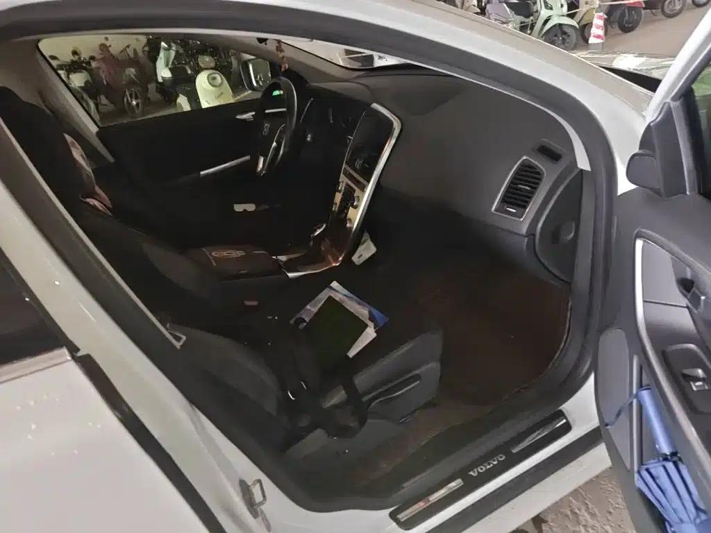 2016 Volvo XC60 T5 Smart Edition — миниатюра 22