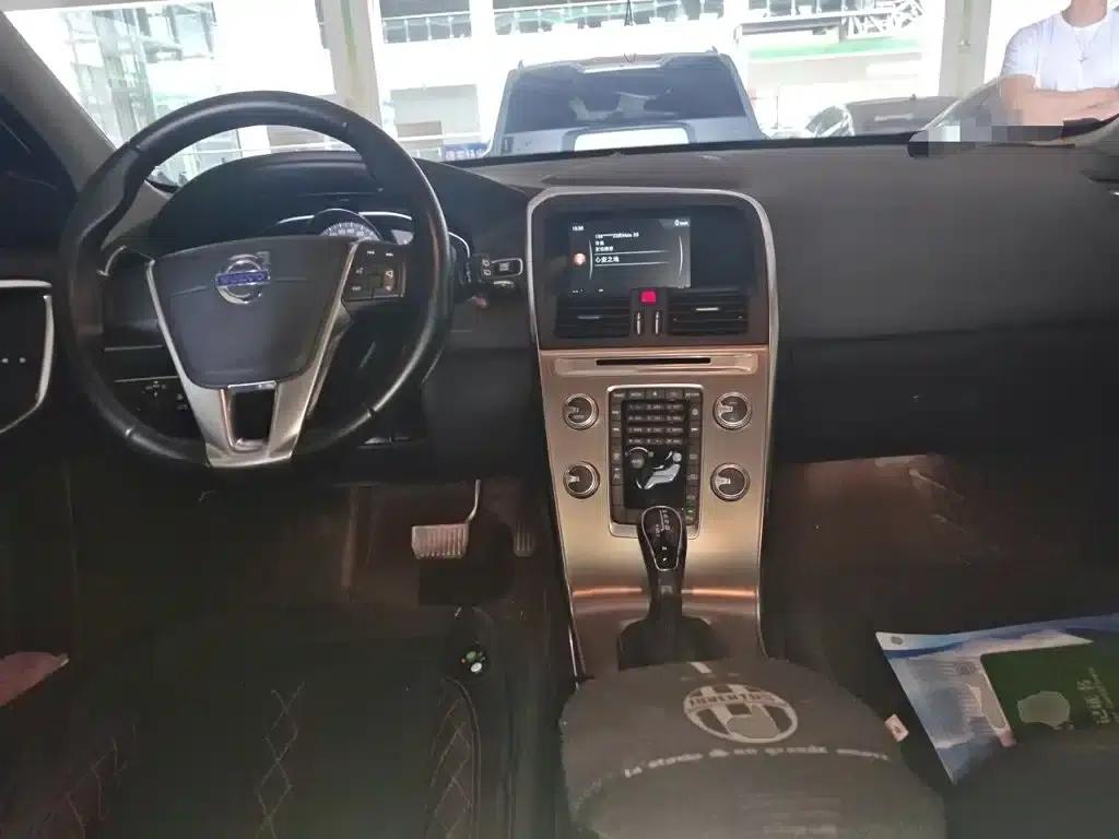 2016 Volvo XC60 T5 Smart Edition — миниатюра 6
