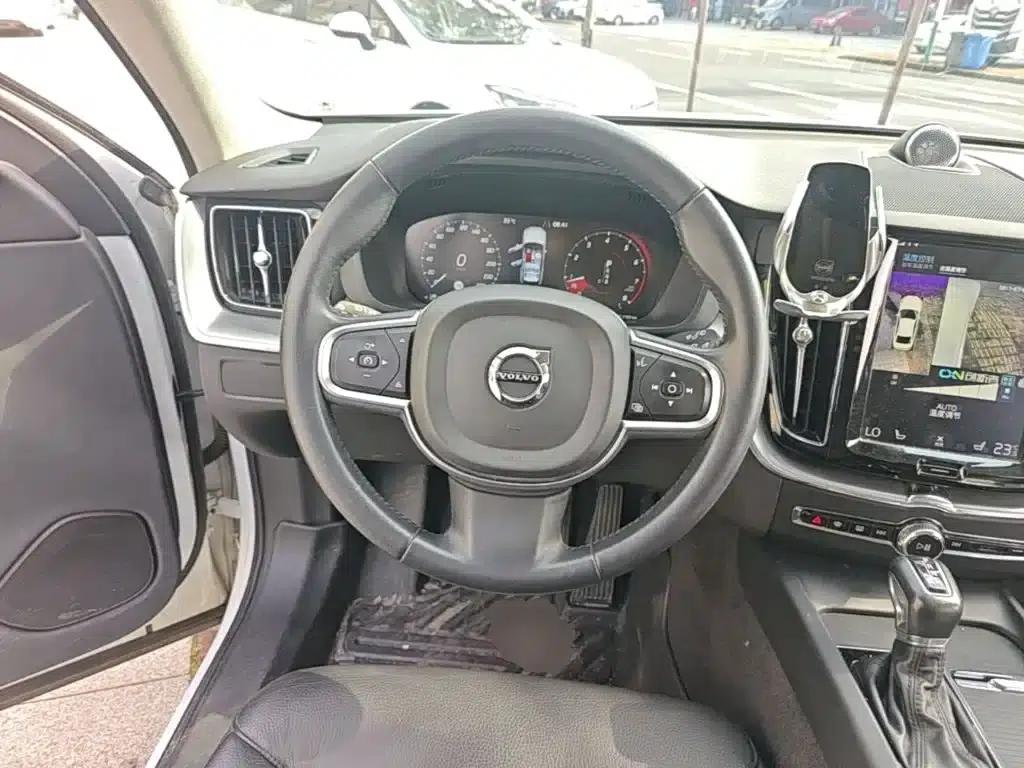 2018 Volvo XC60 T5 AWD Smart Edition — миниатюра 11