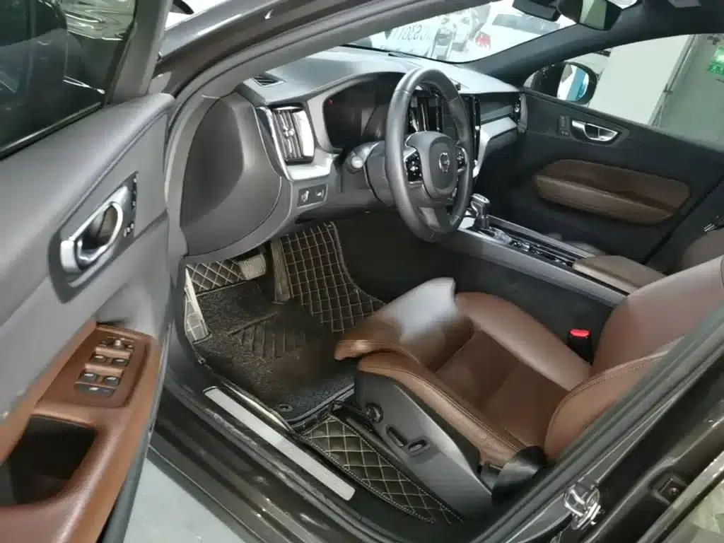 2021 Volvo XC60 T5 AWD Inscription Luxury Edition — миниатюра 16