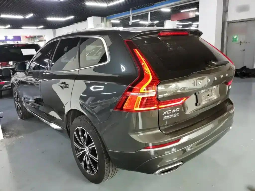 2021 Volvo XC60 T5 AWD Inscription Luxury Edition — миниатюра 5