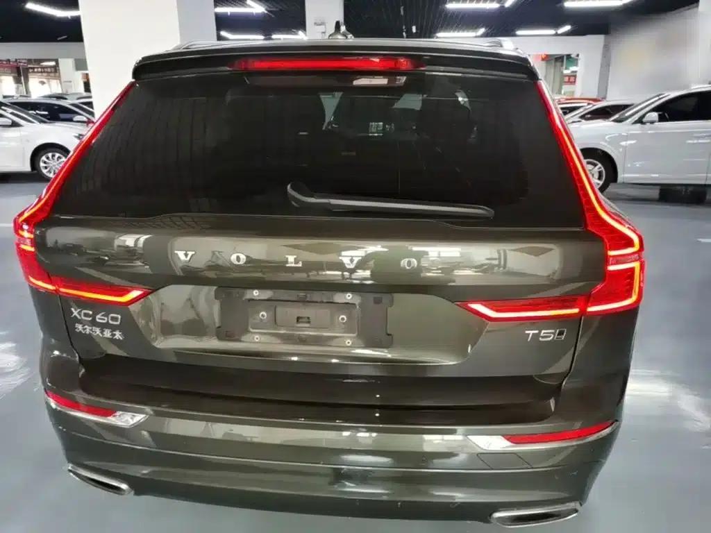 2021 Volvo XC60 T5 AWD Inscription Luxury Edition — миниатюра 6