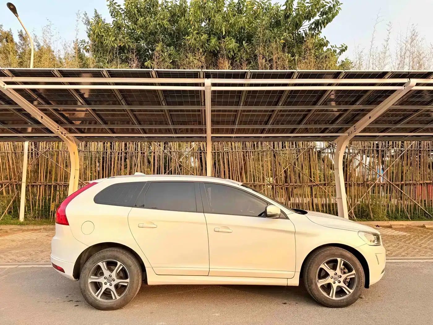 2014 Volvo XC60 Imported T5 Smart Edition — миниатюра 4