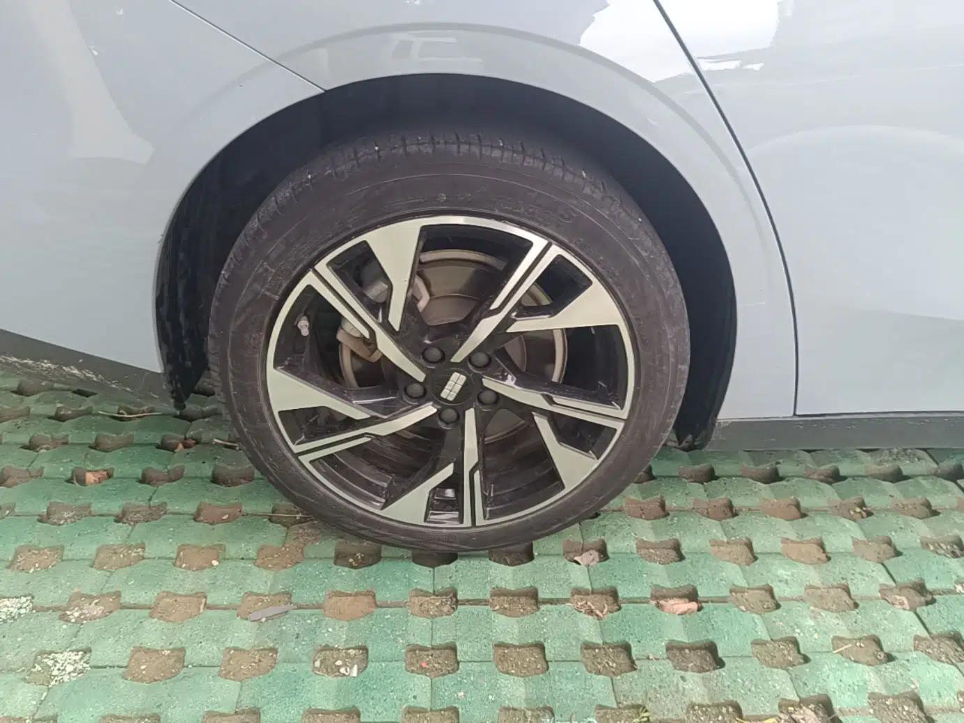 Geely Galaxy L6 2023 125km Starship — миниатюра 11