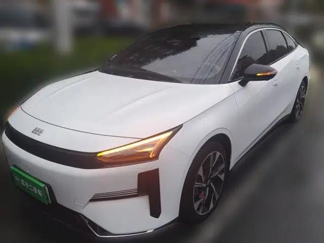 Geely Galaxy L6 2023 125km Starship