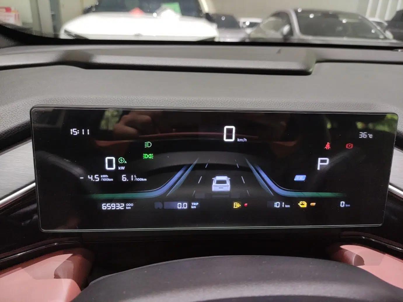 Geely Galaxy L6 2025 EM-i 60km Launch Edition — миниатюра 14