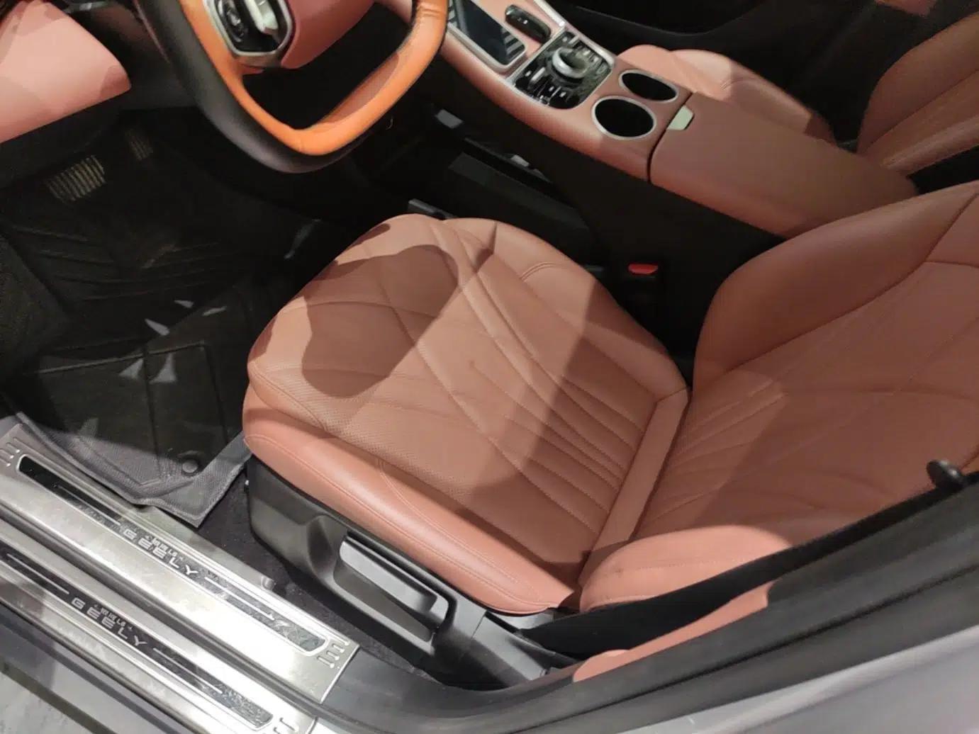 Geely Galaxy L6 2025 EM-i 60km Launch Edition — миниатюра 17