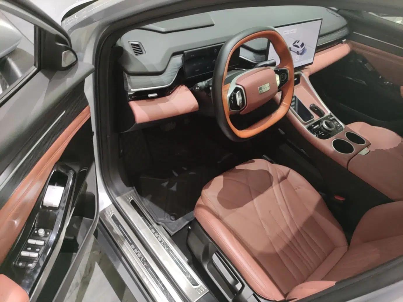 Geely Galaxy L6 2025 EM-i 60km Launch Edition — миниатюра 18
